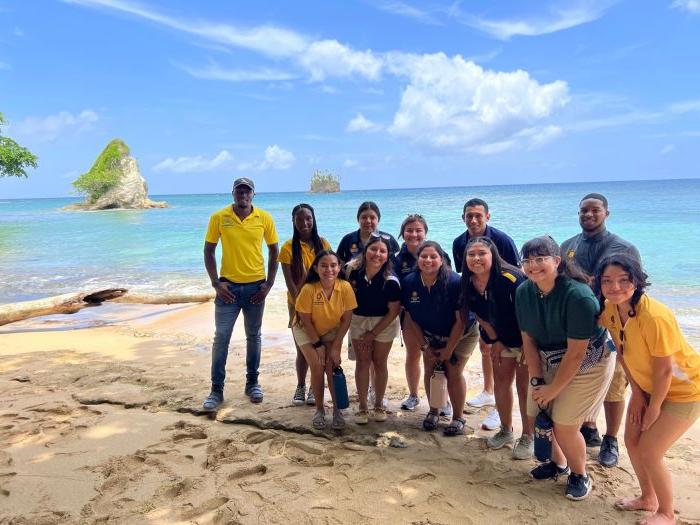 学生 in 无限的领导力 recently completed a study abroad trip to Jamaica